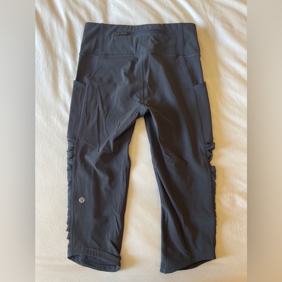 Lululemon gray cropped leggings - Picture 2 of 4